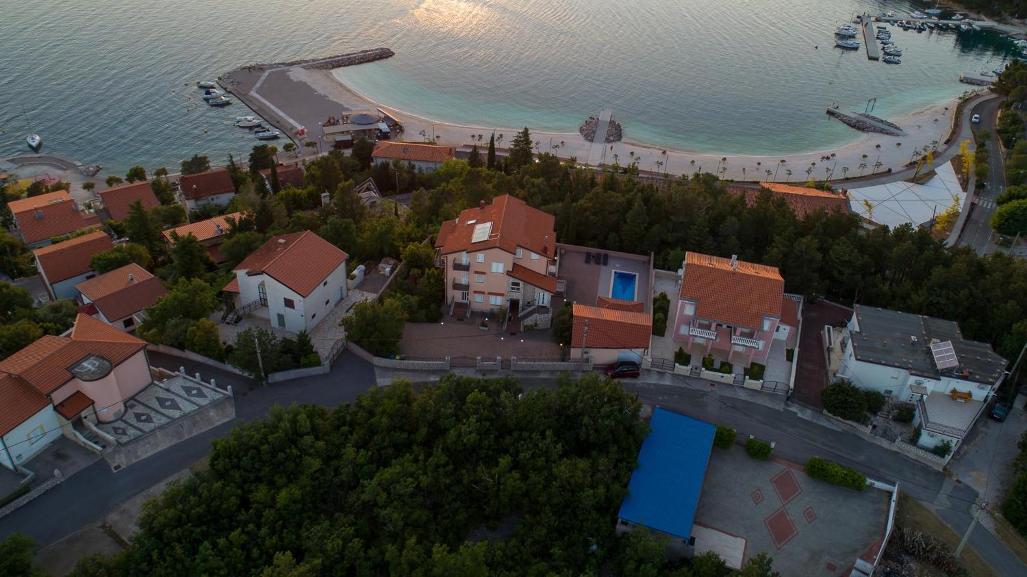 Apartments Villa Antonia Jadranovo Exterior foto