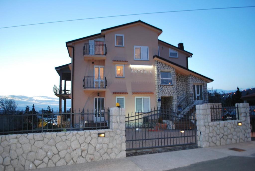 Apartments Villa Antonia Jadranovo Exterior foto